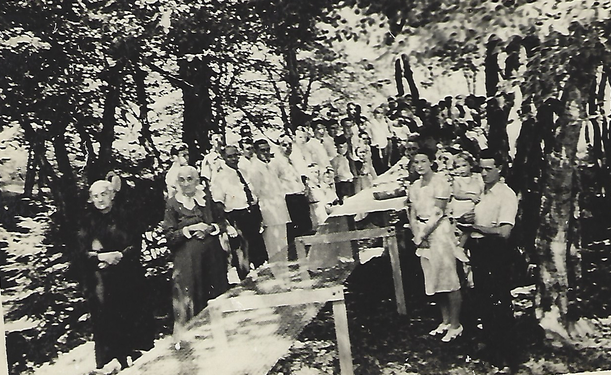 Elijah Oliver's Daughter: Elizabeth Oliver (1863-1951) married Nathaniel Abbott